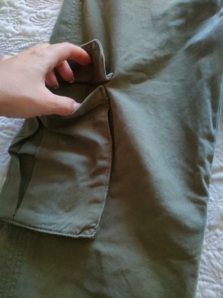 Pantalones cargo Pull&Bear verde militar T. 32