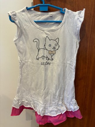 Lote 2 vestidos, 1 tiene mancha azul