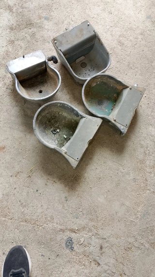 Bebederos para caballos (4 unidades)