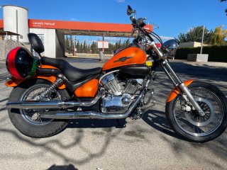 Suzuki Intruder Cruiser Naranja