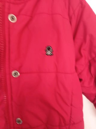 Abrigo infantil rojo