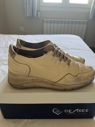Zapatos Desiree Beige Talla 39 sin cordones