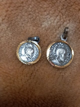 Lote 2 medallas Santiago Apóstol Año Santo 1976