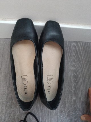 Zapatos de salón negros talla 39