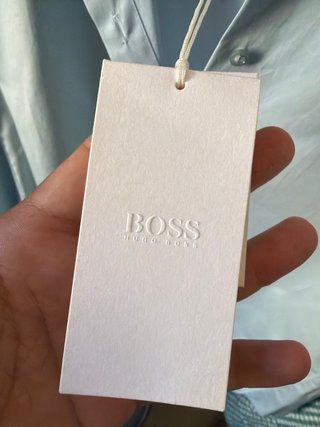 Camisa Hugo Boss cuello bebé azul sin estrenar.
