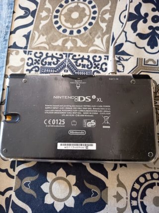 Nintendo DSi XL Giallo