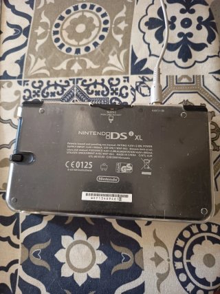 Nintendo DSi XL Giallo