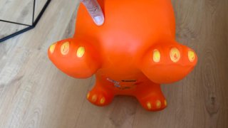 Dinosaurio saltarín hinchable Ludi