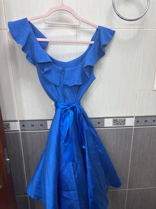 Vestido adolescente azul eléctrico con volantes