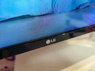 TV LG 32 Negra y Plateada