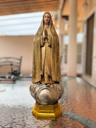 Virgen de Fátima dorada