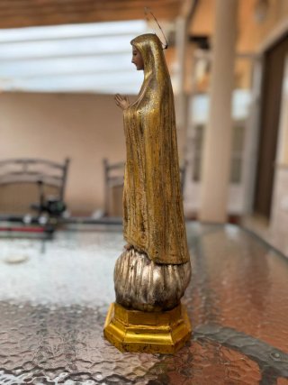 Virgen de Fátima dorada