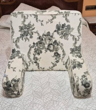 Cojín respaldo cama floral