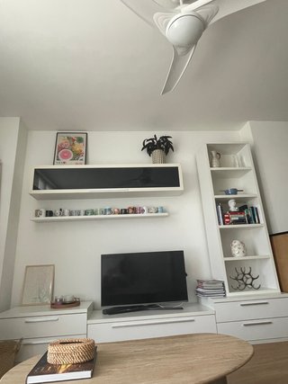 Mueble de salón modular blanco y negro