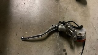 Frenos Brembo KTM Superduke 990 con la maneta