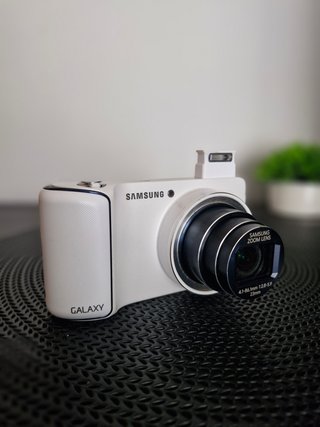 Samsung Galaxy Camera EK-GC100 | Zoom 21x + WiFi