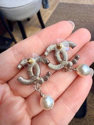 Pendientes Chanel CC Perlas Dorados