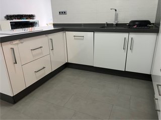 Cocina amueblada sin electrodomésticos