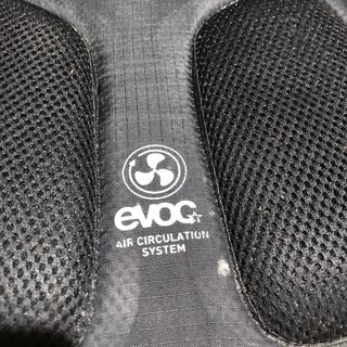 Mochila marca EVOC CC 10L Negra