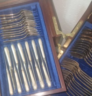 Cubertería Cruz de Malta Completa