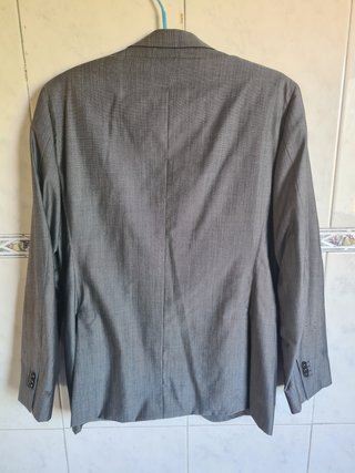 Traje gris Massimo Dutti, algo desgastado Talla L