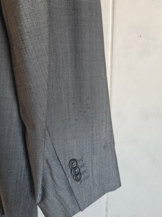 Traje gris Massimo Dutti, algo desgastado Talla L