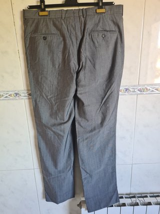 Traje gris Massimo Dutti, algo desgastado Talla L
