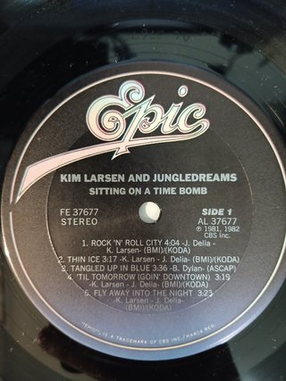 Kim Larsen & Jungledreams - Sitting On A Time Bomb