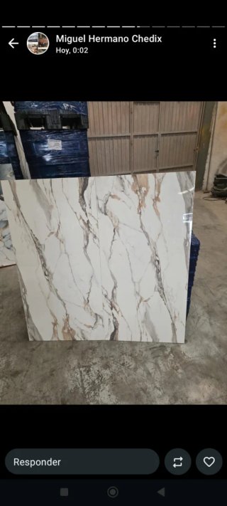 Baldosas de mármol blanco y gris