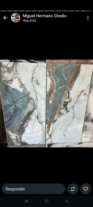 Baldosas de mármol blanco y gris