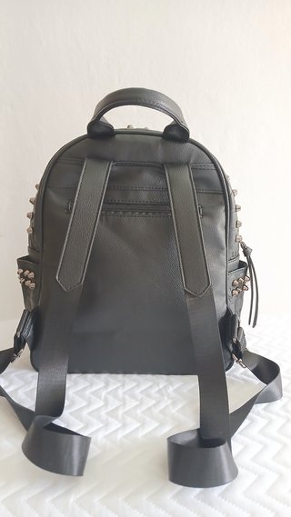 Mochila Calaveras y Tachuelas Negra