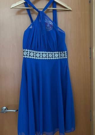Vestido azul de fiesta con fajin plateado