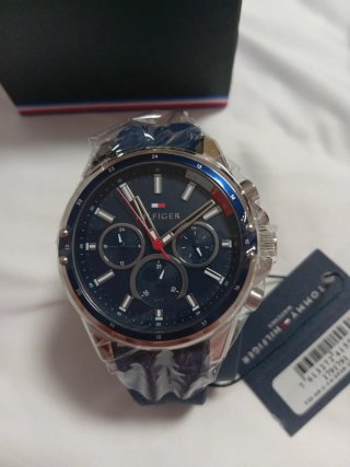 Reloj Tommy Hilfiger juvenil nuevo