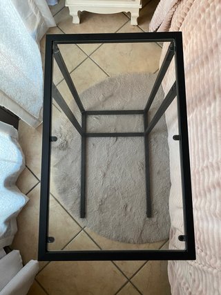 Tavolino Ikea in ferro e vetro nero