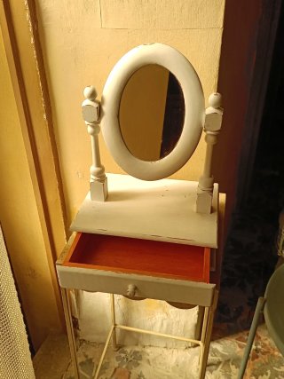 Espejo de mesa con cajón