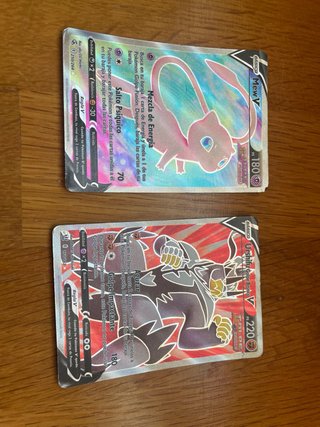 2 Cartas Pokémon Mew V y Urshifu V