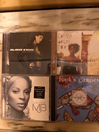 Cd’s  alicia keys, fool’s garden corinne bailey ..
