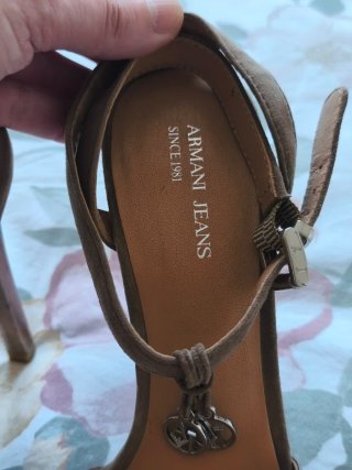 Sandalias Armani Jeans Camel brillante fiesta