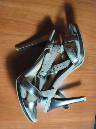 Sandalias Armani Jeans Camel brillante fiesta