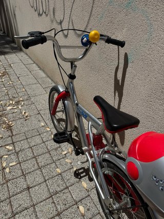 Bicicleta infantil 16” con maletín trasero