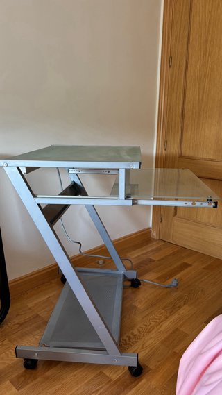 Mesa Ordenador Cristal con Ruedas