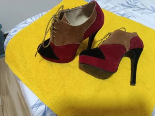 Zapatos de tacón dorados talla 36