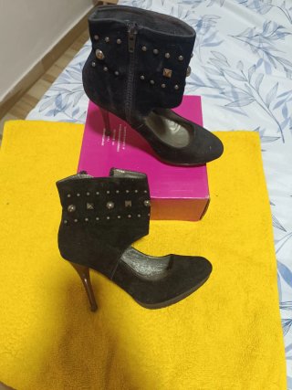 Zapatos de tacón dorados talla 36