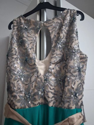 Vestido largo lentejuelas y lazo