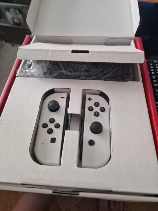Nintendo Switch OLED Blanca + Juegos
