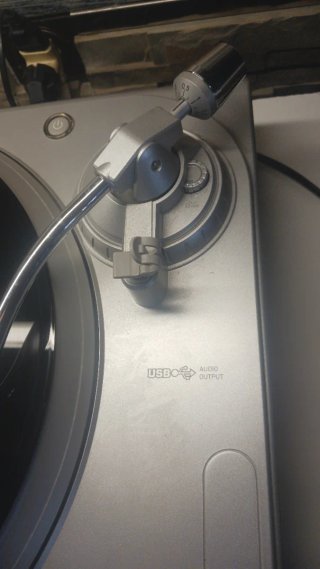 Tocadiscos ION ITT USB Plata