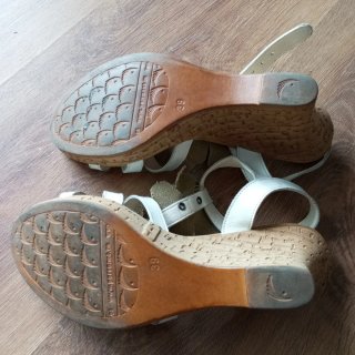 Sandalias Porronet de piel, con cuña de corcho