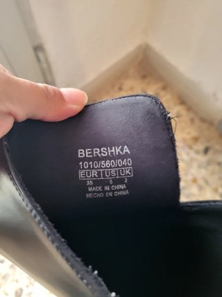 Botas altas negras tacón 35 Bershka