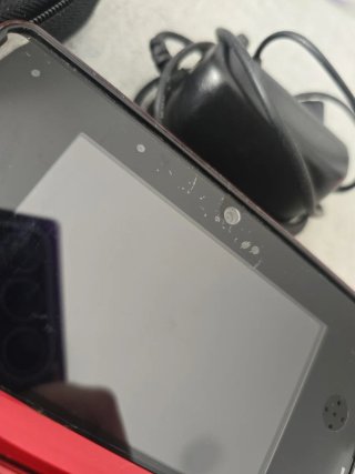 Nintendo 3DS Roja + Cargador + 2 Juegos