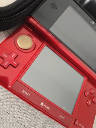 Nintendo 3DS Roja + Cargador + 2 Juegos